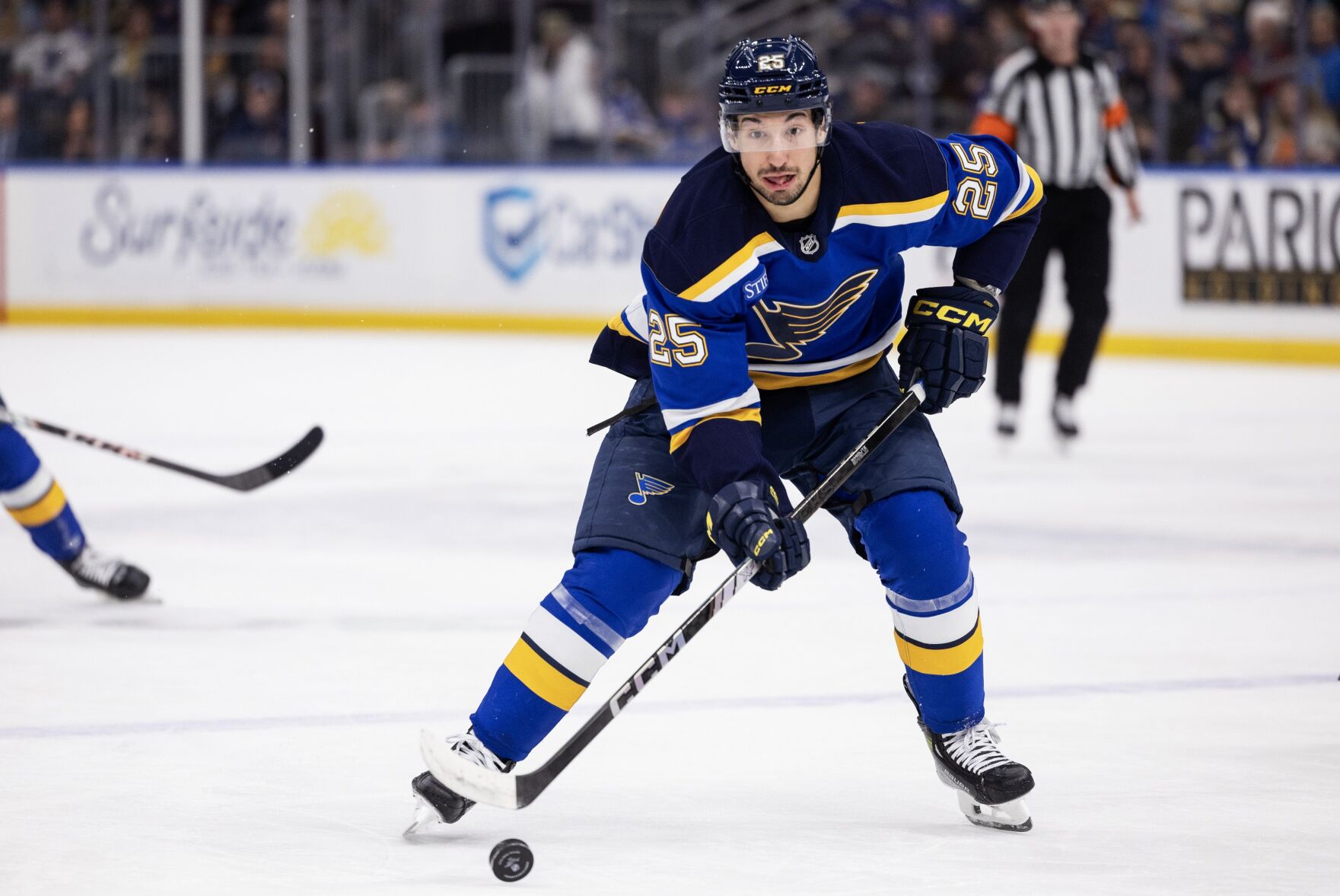 Blues take on Vancouver Canucks